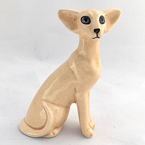 Фарфоровая статуэтка кошка Ориентальная малая сидящая кремовая